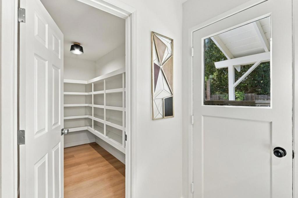 239 Leota Avenue Property Photo 14