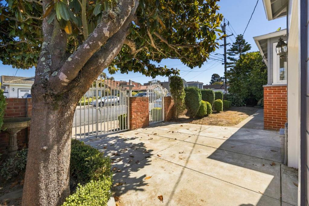 1540 Edgeworth Avenue Property Photo 3