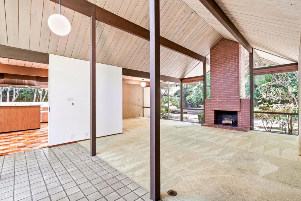 957 Eichler Drive Property Photo 7