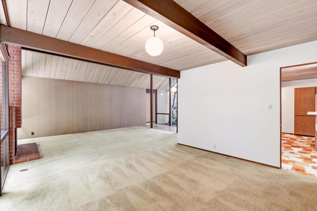 957 Eichler Drive Property Photo 9