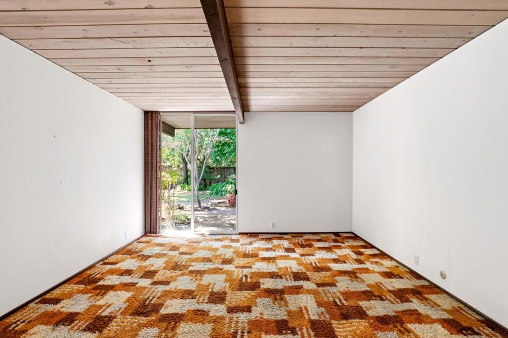 957 Eichler Drive Property Photo 10