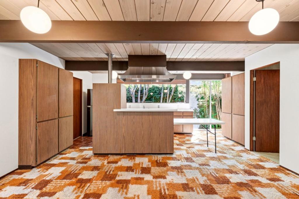 957 Eichler Drive Property Photo 11