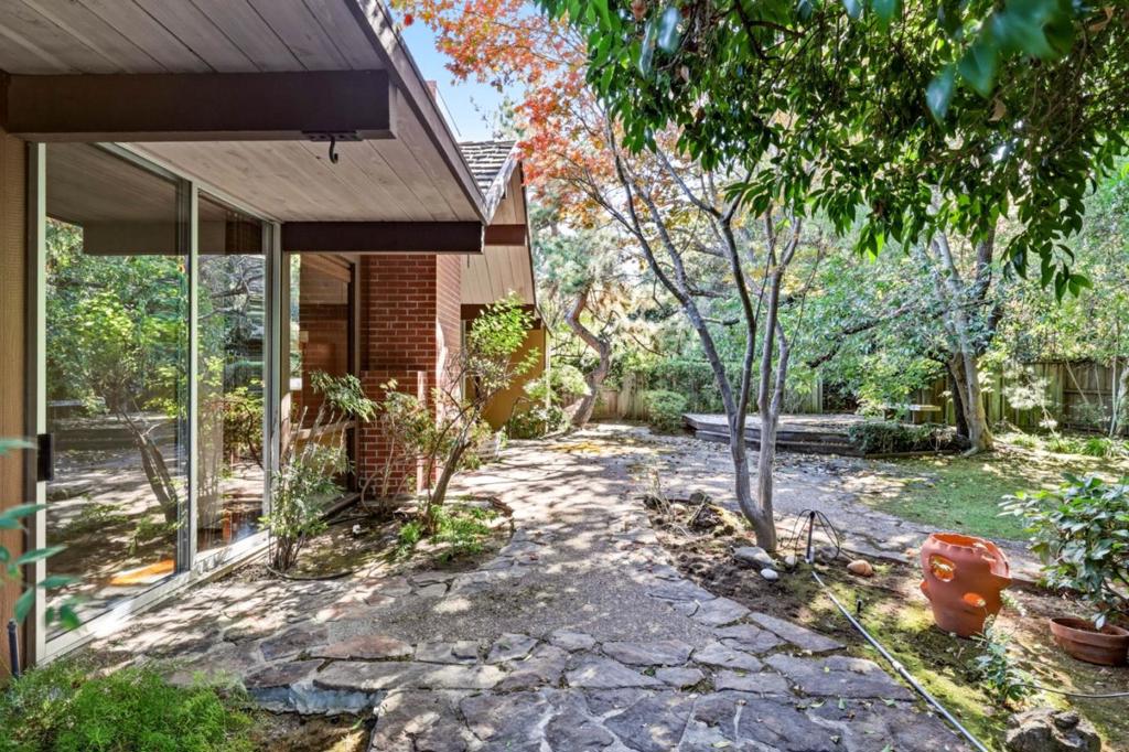 957 Eichler Drive Property Photo 26
