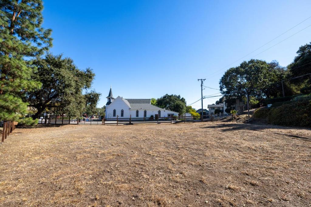 17205 Monterey Road Property Photo 6