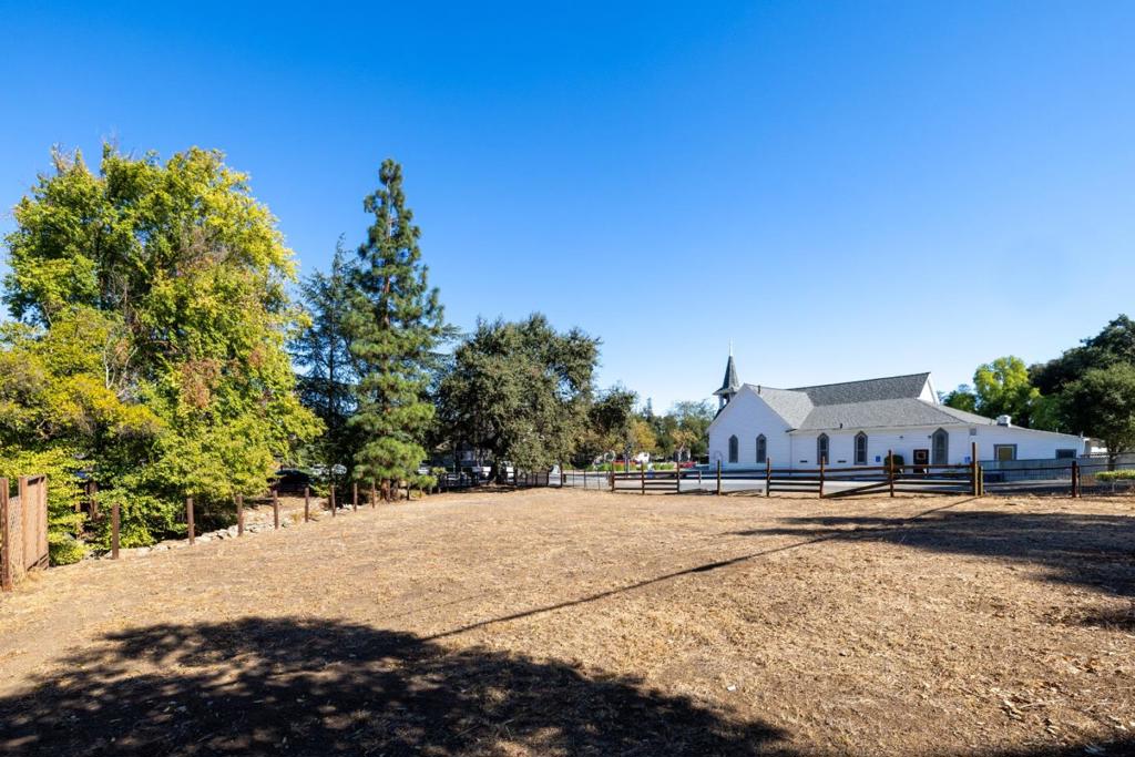 17205 Monterey Road Property Photo 8