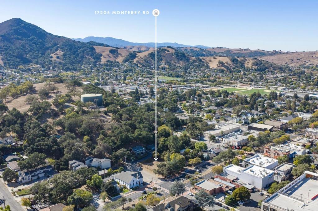 17205 Monterey Road Property Photo 10