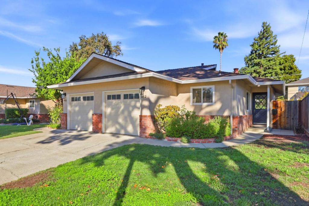 480482 Westlake Drive Property Photo 2