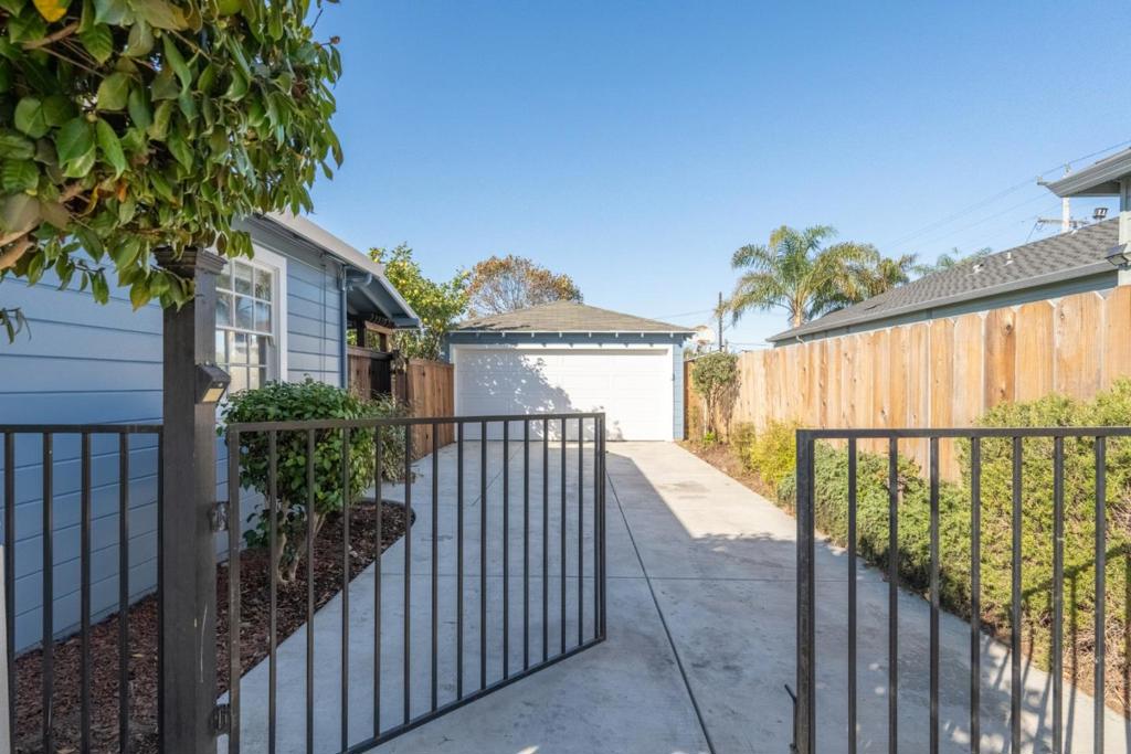 291 Tapadero Street Property Photo 3