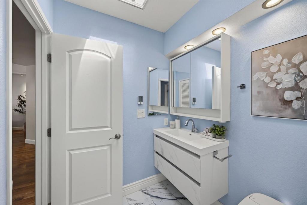 4250 El Camino Real B318 Property Photo 4
