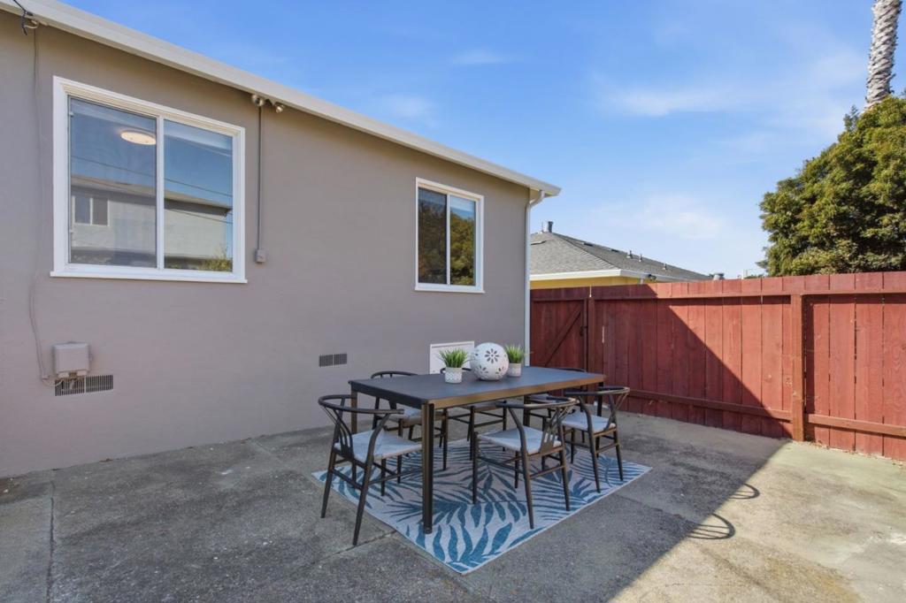 122 Sherwood Way Property Photo 37
