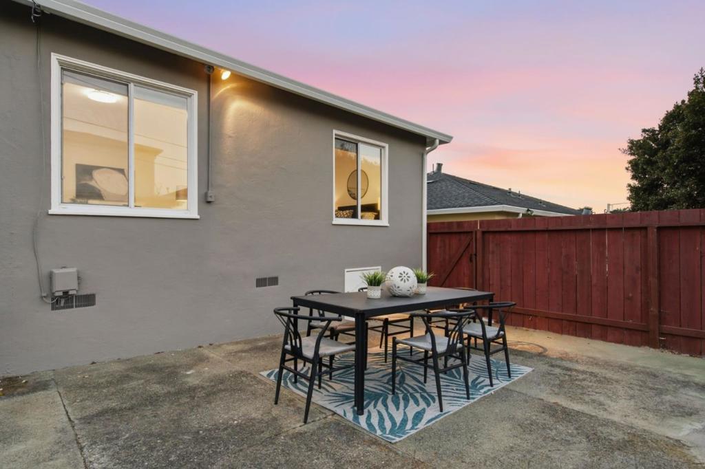 122 Sherwood Way Property Photo 38