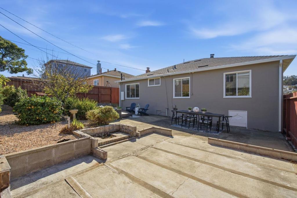 122 Sherwood Way Property Photo 41