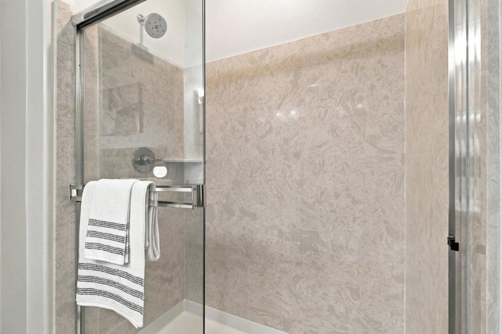 1513 Coyote Creek Way Property Photo 27