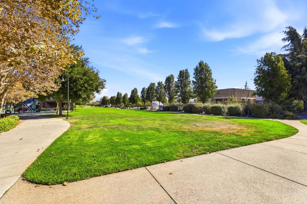 1513 Coyote Creek Way Property Photo 42
