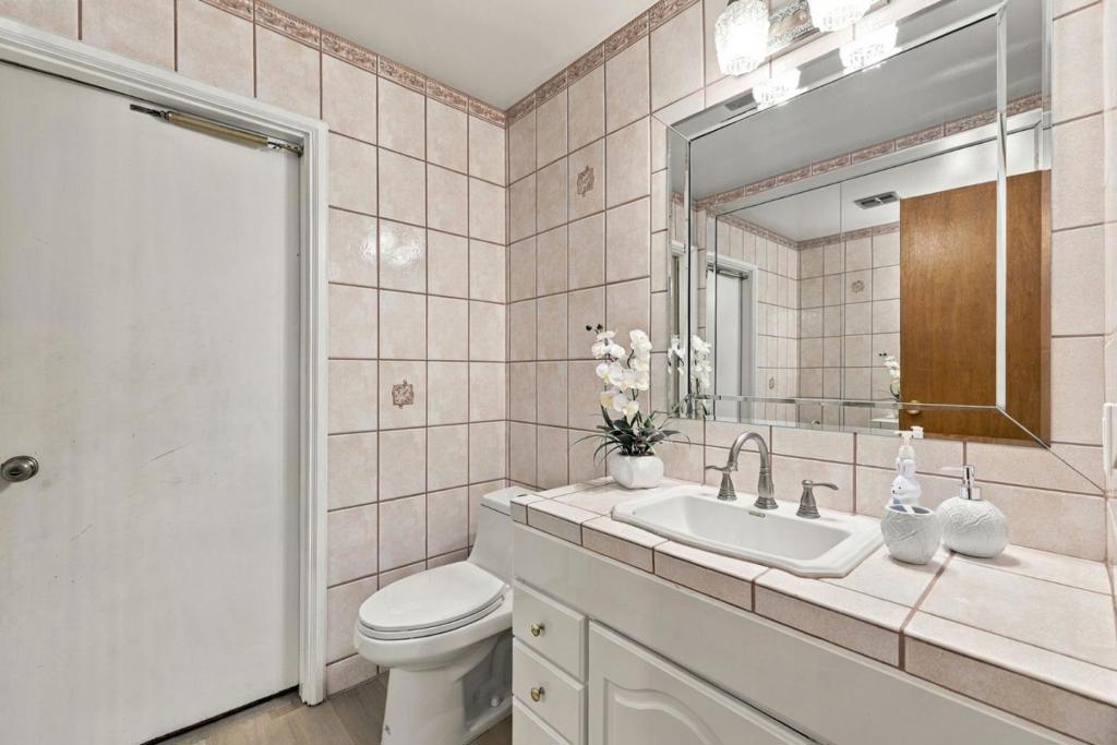 1342 Oak Knoll Drive Property Photo 8