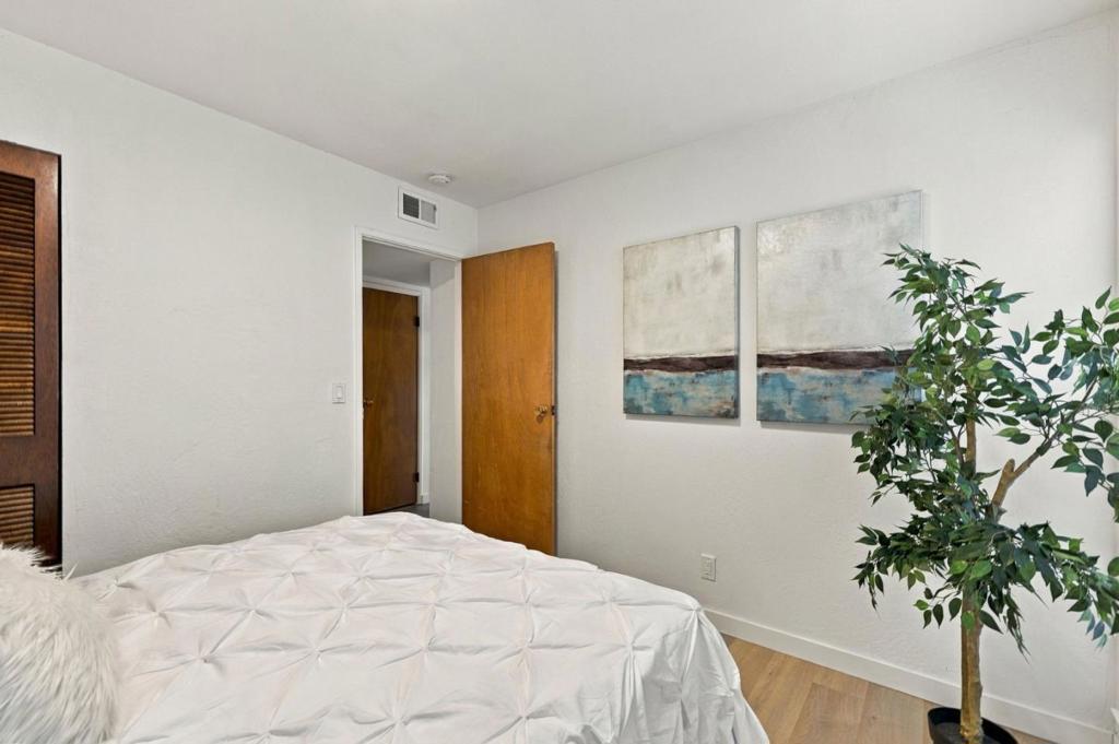 1342 Oak Knoll Drive Property Photo 13