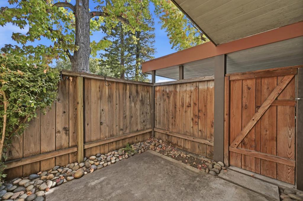 3435 Benton Street Property Photo 17