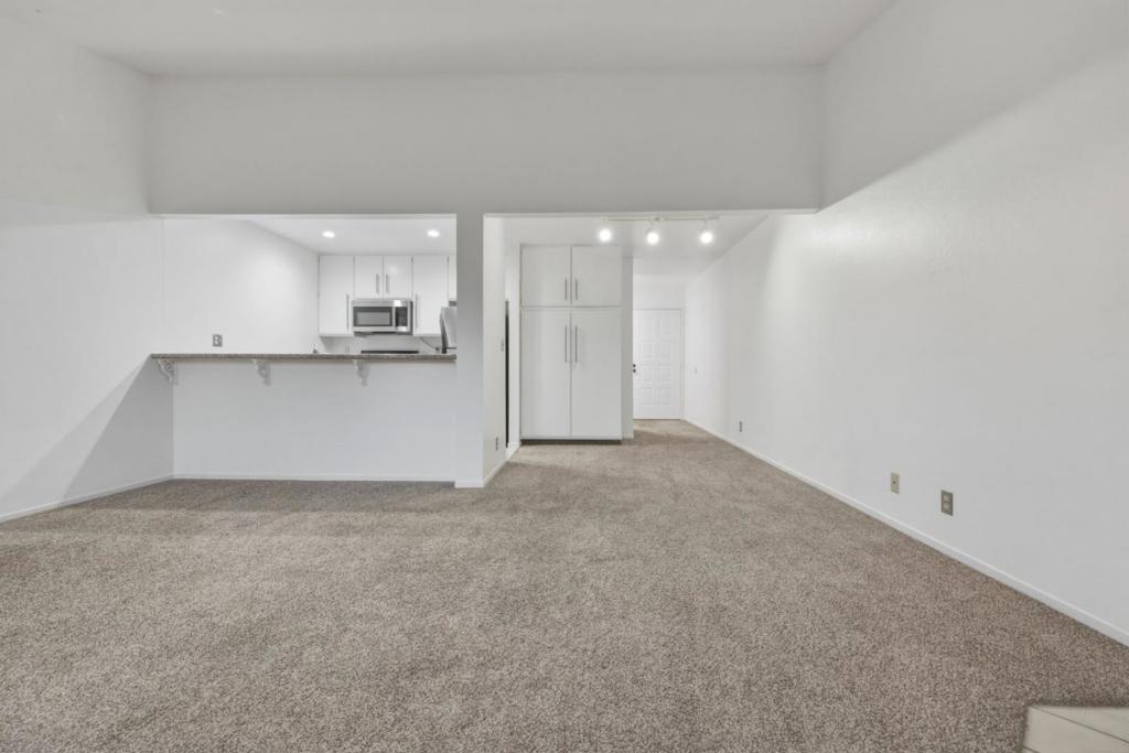 1511 Four Oaks Circle Property Photo 6