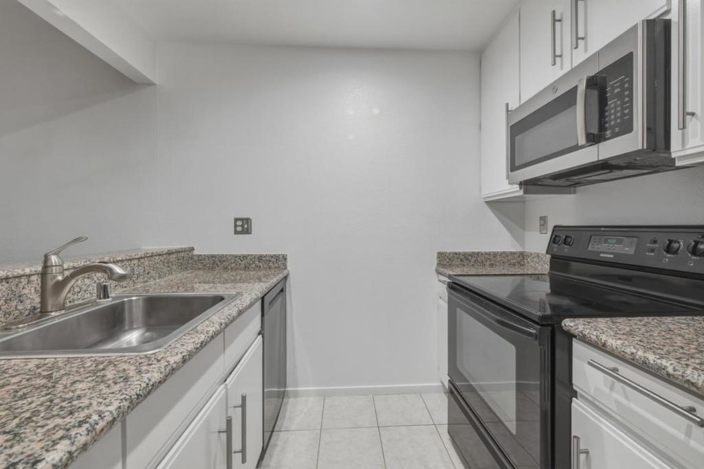 1511 Four Oaks Circle Property Photo 9