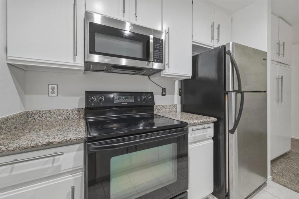 1511 Four Oaks Circle Property Photo 12