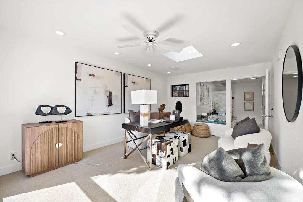 12 Hawkview Street Property Photo 29