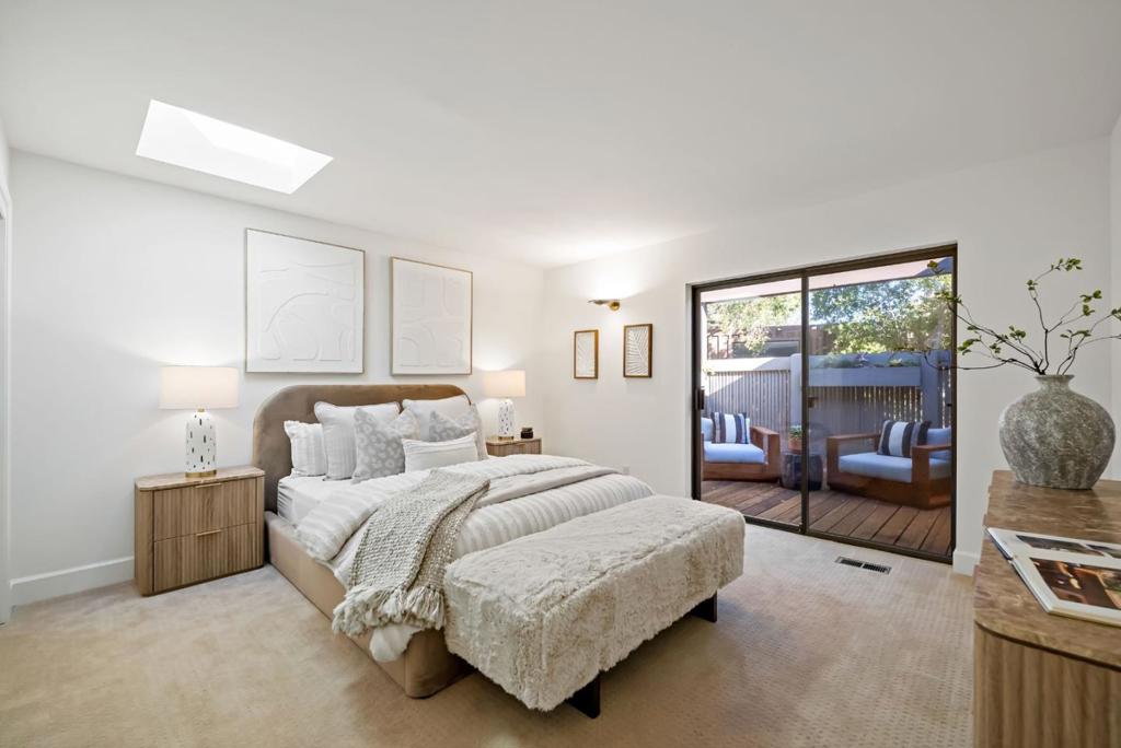 12 Hawkview Street Property Photo 30