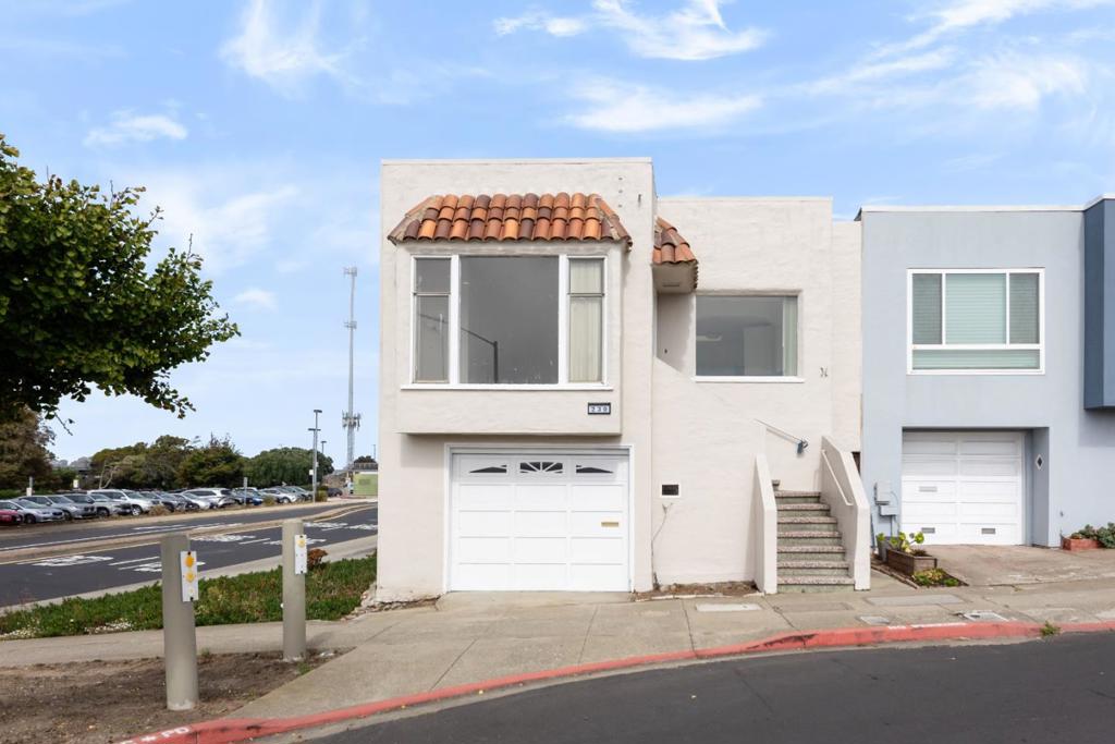230 Los Banos Avenue Property Photo 1