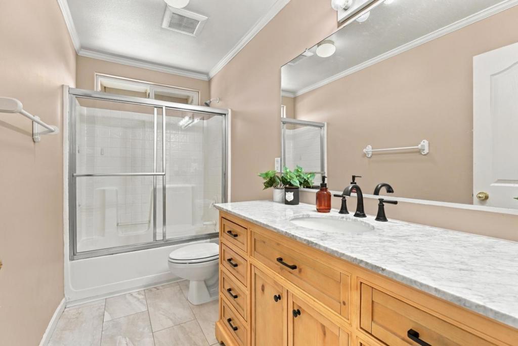 1490 Farragot Drive Property Photo 27