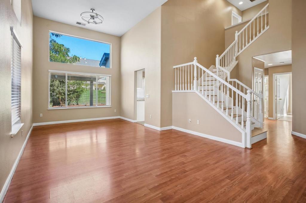 421 De Bord Drive Property Photo 3