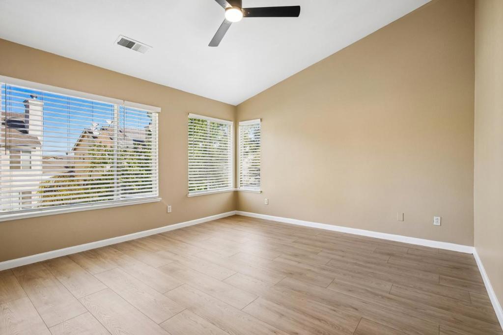 421 De Bord Drive Property Photo 19