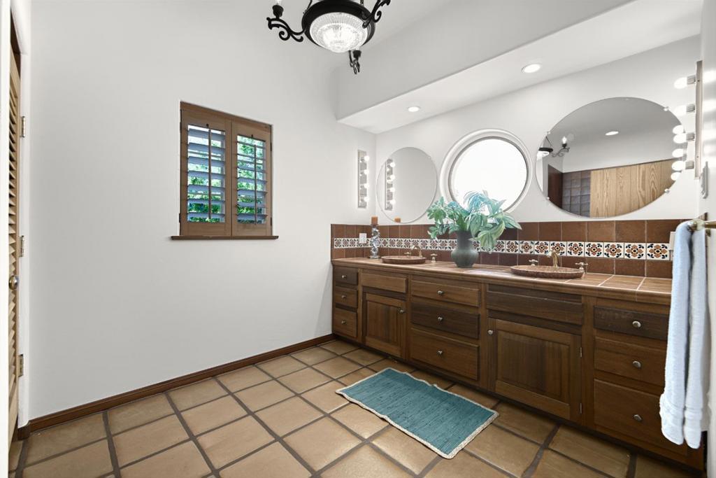 14900 Camarosa Drive Property Photo 33