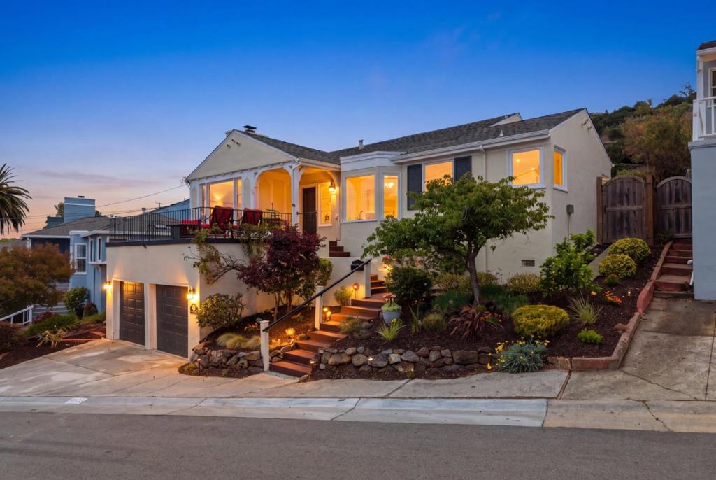 4024 Bayview Avenue Property Photo 1