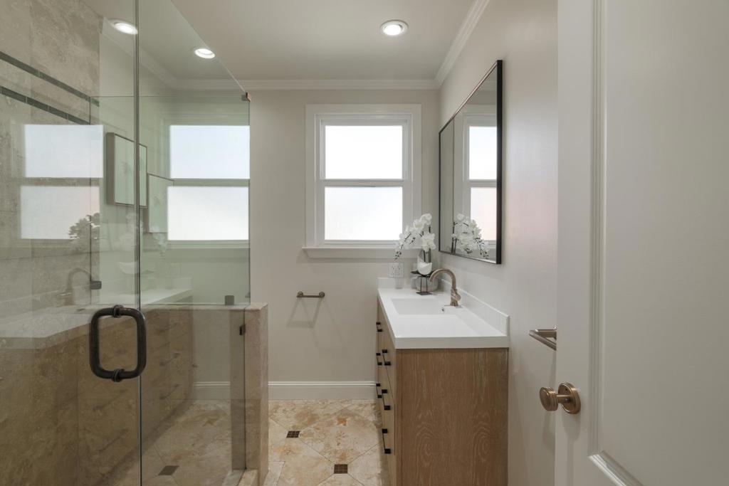 1435 Nadina Street Property Photo 16