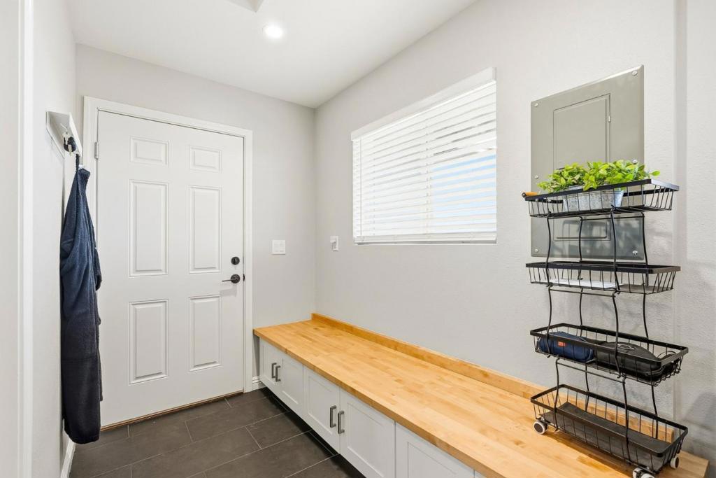 296 River Road Property Photo 10