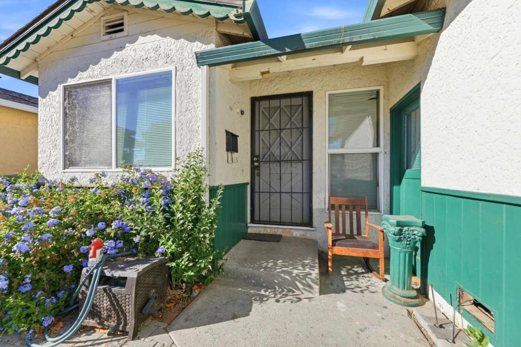 1643 Stardust Court Property Photo 4