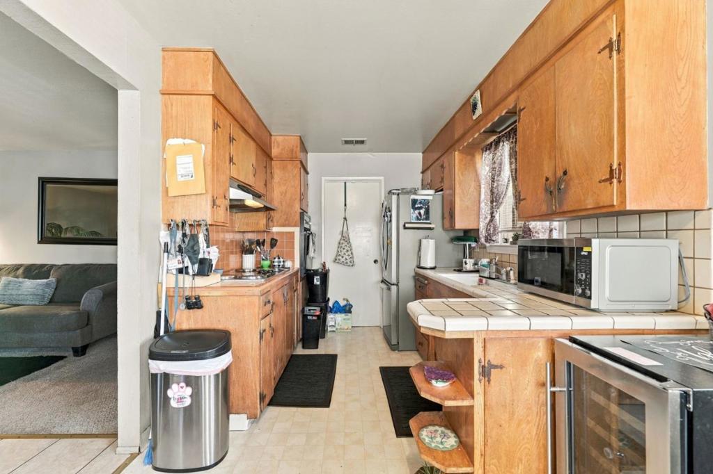 1643 Stardust Court Property Photo 10