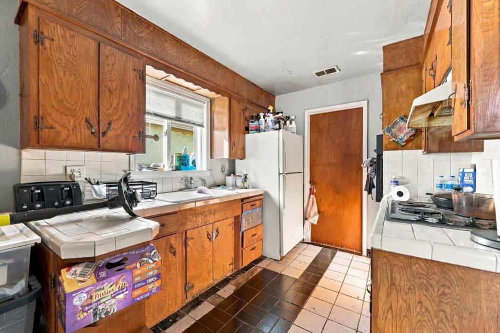 1643 Stardust Court Property Photo 13
