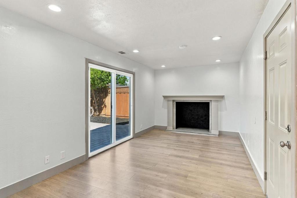 4147 Mira Loma Way Property Photo 4