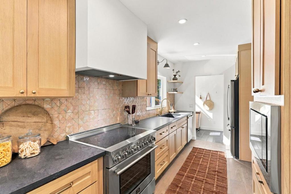 65 Cleaves Avenue Property Photo 16