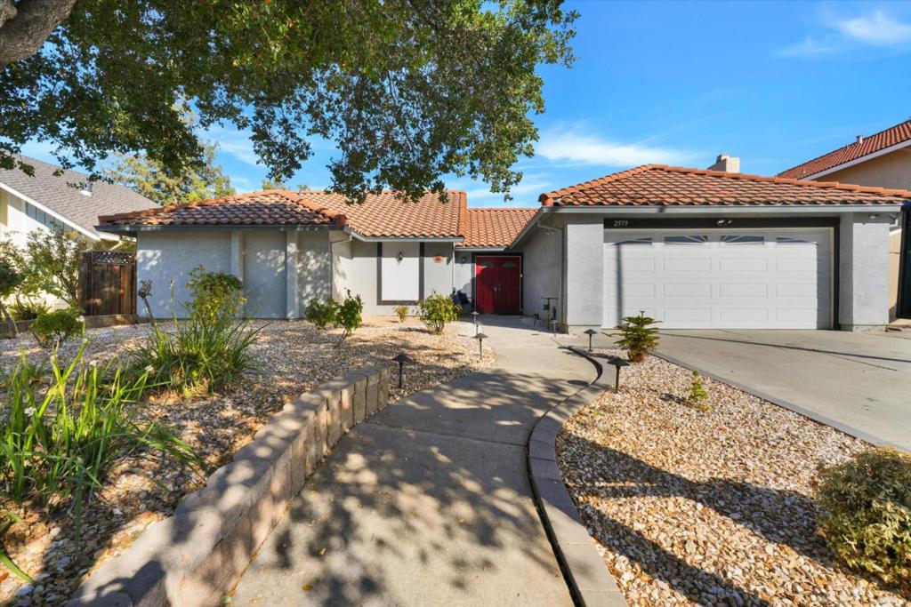 2979 Silverland Drive Property Photo 1