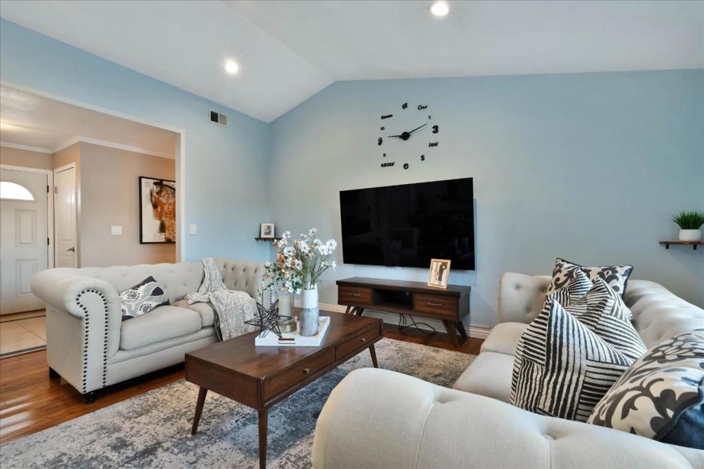 2979 Silverland Drive Property Photo 10