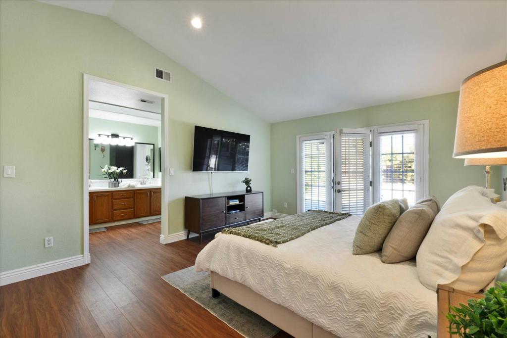 2979 Silverland Drive Property Photo 42