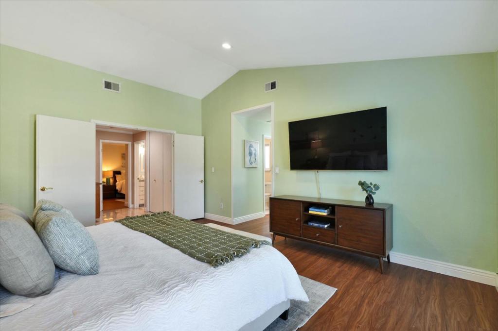2979 Silverland Drive Property Photo 44