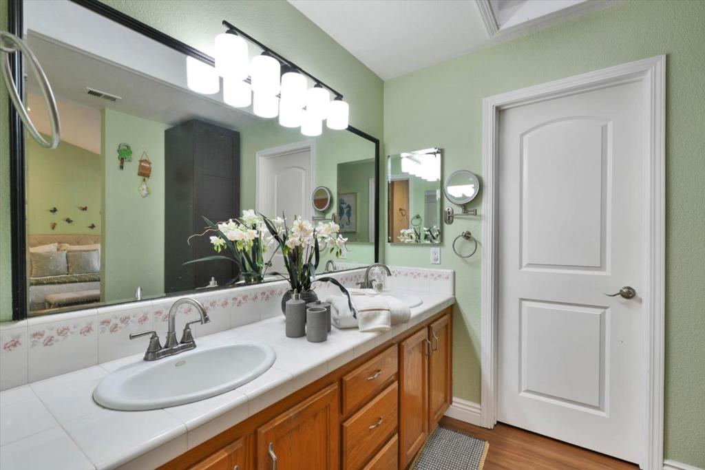 2979 Silverland Drive Property Photo 46