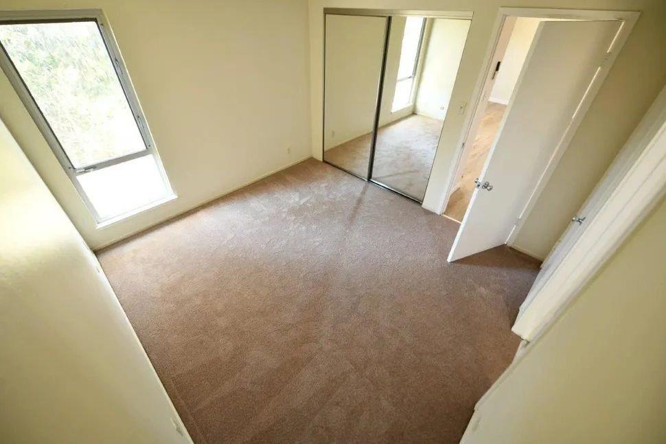 5412 Claremont Avenue Property Photo 6