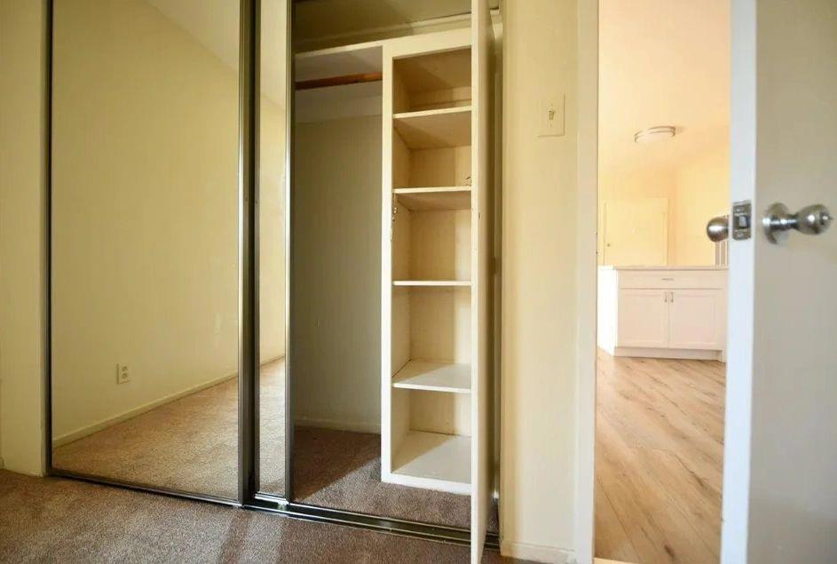 5412 Claremont Avenue Property Photo 8