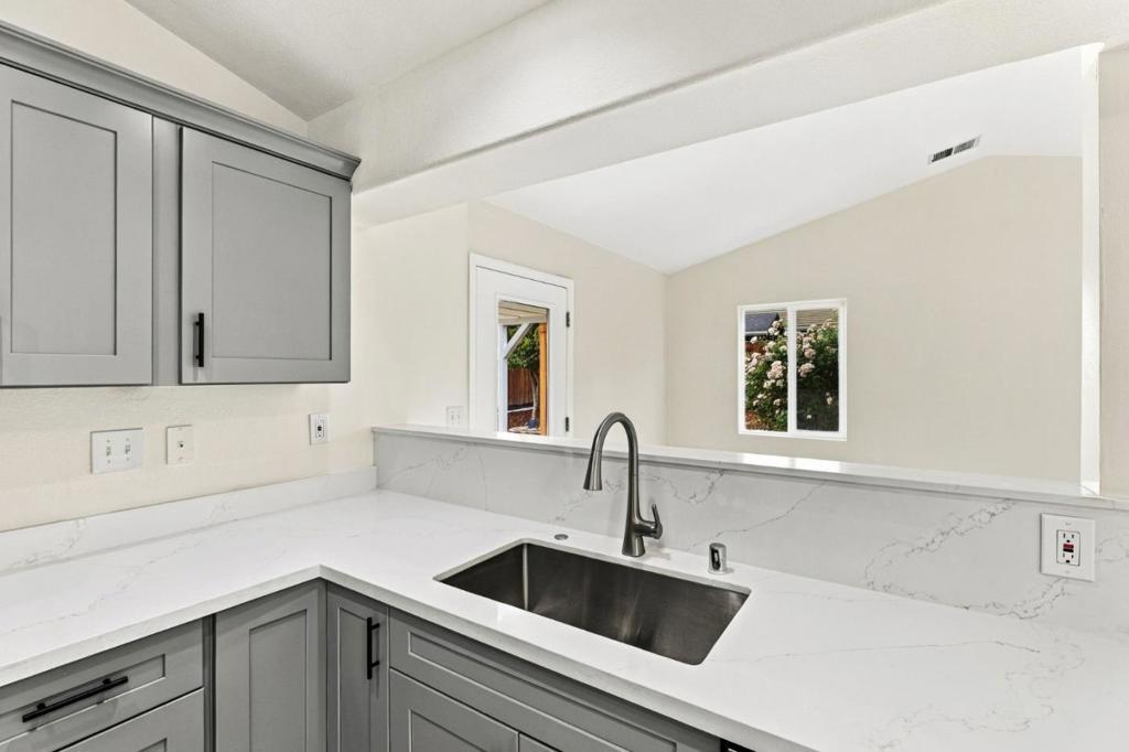 1181 Jacqueline Drive Property Photo 11