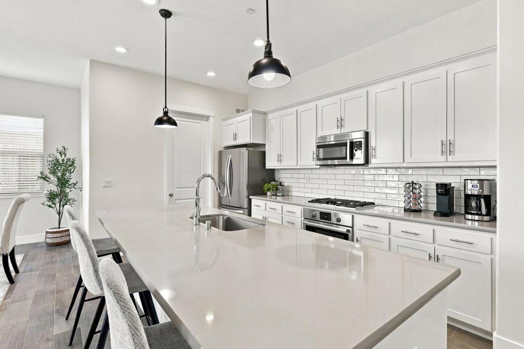 1612 Goldenstar Court Property Photo 11