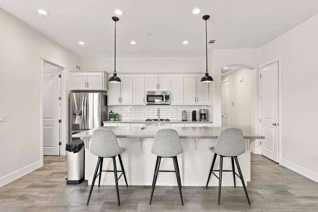 1612 Goldenstar Court Property Photo 12