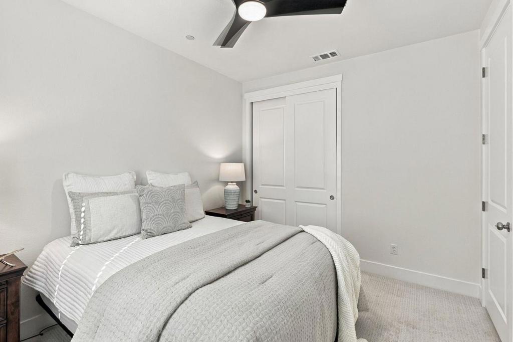 1612 Goldenstar Court Property Photo 17